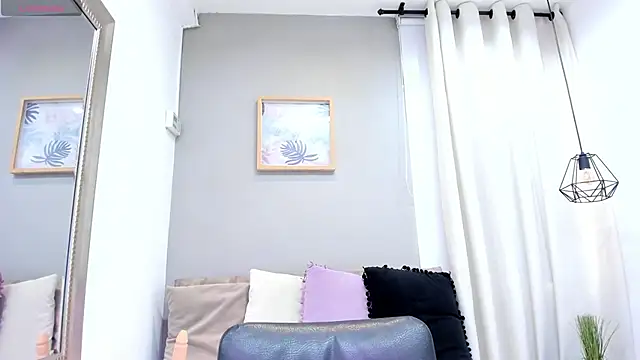  EmilyJireh  online show from 06-07-26, 05:51