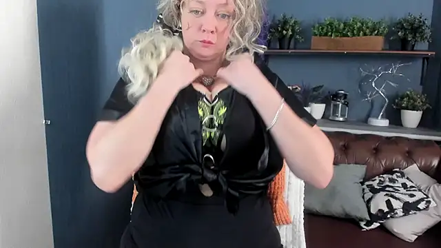 JesiaFoxi online show from 02-25-26, 03:34