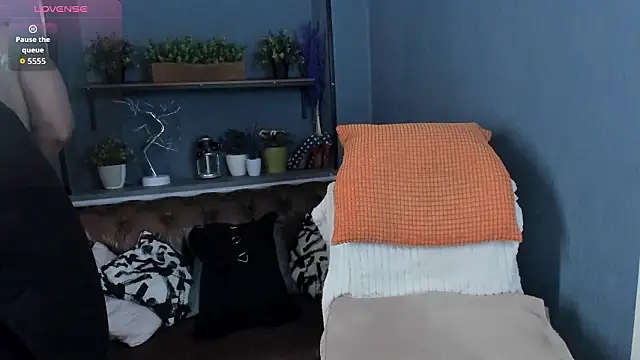 JesiaFoxi online show from 02-16-26, 02:27