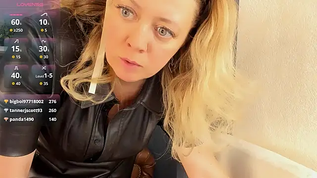 JesiaFoxi online show from 12-13-25, 08:04