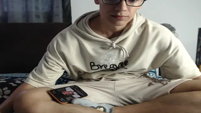 Tobicutee online show from 02-11-26, 01:00