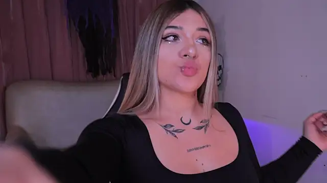 ashleyvalirya online show from 10-22-25, 04:01