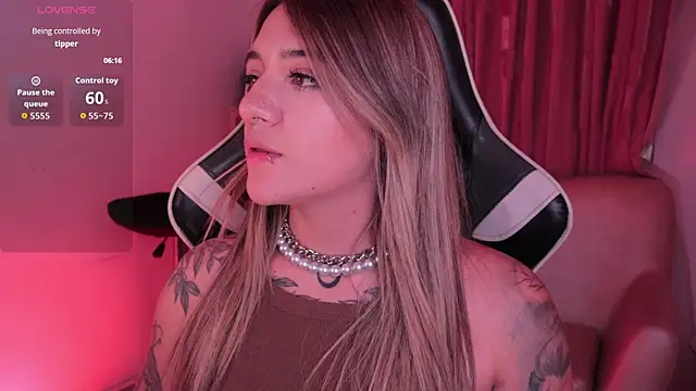 ashleyvalirya online show from 12-18-25, 04:06