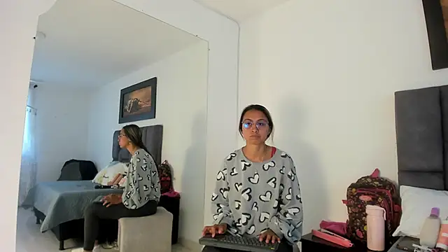 Snapshot of tatiana_valencia chatting on 04-26-26, 01:41 tatiana valencia online show from 04-26-26, 01:41