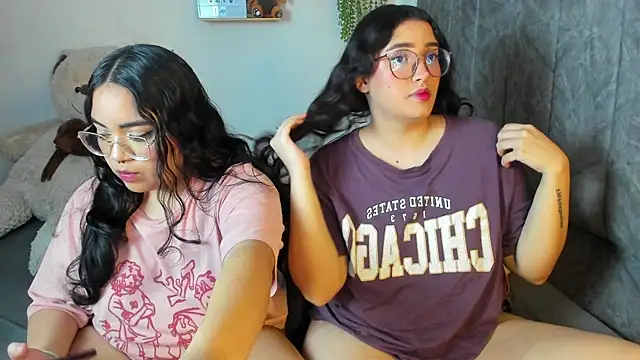 Snapshot of maddie-and-chelsea- chatting on 12-22-25, 11:21 maddie-and-chelsea- online show from 12-22-25, 11:21