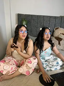 Snapshot of maddie-and-chelsea- chatting on 02-04-26, 06:47 maddie-and-chelsea- online show from 02-04-26, 06:47