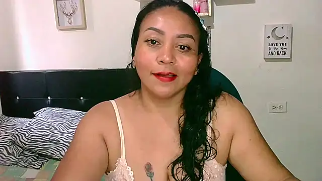 Snapshot of zaray_bella chatting on 05-13-26, 09:44 zaray bella online show from 05-13-26, 09:44