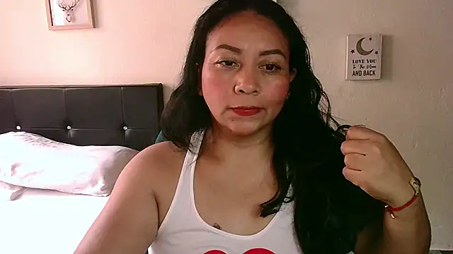 Snapshot of zaray_bella chatting on 07-12-26, 03:57 zaray bella online show from 07-12-26, 03:57