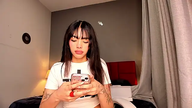 Snapshot of Giovanna_oliveira chatting on 04-19-26, 11:18 Giovanna oliveira online show from 04-19-26, 11:18