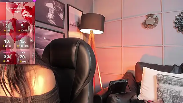 Giovanna oliveira online show from 02-12-25, 12:37