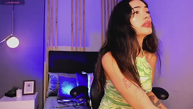 Snapshot of Giovanna_oliveira chatting on 04-19-26, 05:52 Giovanna oliveira online show from 04-19-26, 05:52