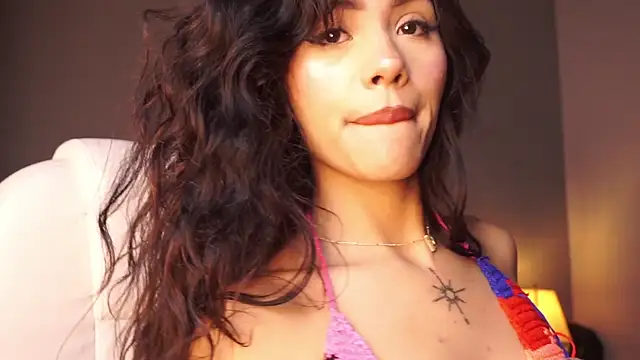 Snapshot of Giovanna_oliveira chatting on 07-07-26, 06:47 Giovanna oliveira online show from 07-07-26, 06:47