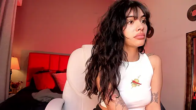 Snapshot of Giovanna_oliveira chatting on 05-16-26, 06:34 Giovanna oliveira online show from 05-16-26, 06:34