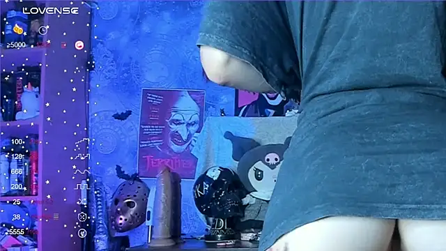 KuromiRacer  online show from 09-19-25, 07:07