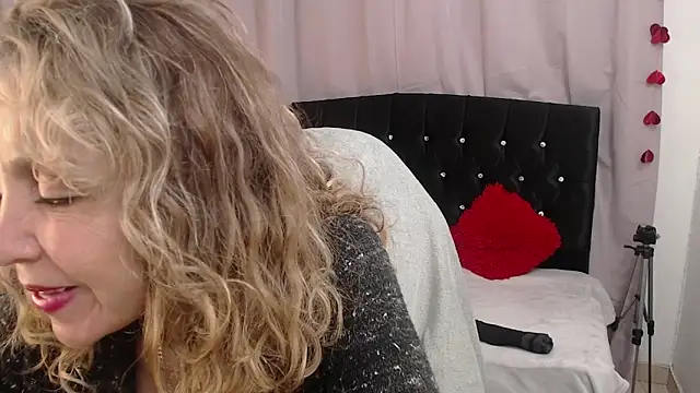 Afrodita sg online show from 04-15-26, 08:42