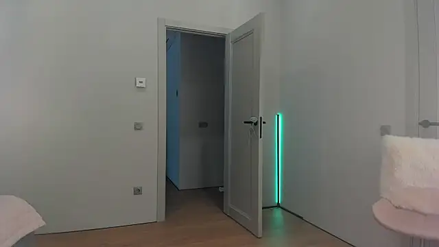  cometoseeme  online show from 10-10-25, 02:18