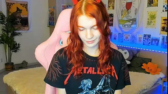 Snapshot of Sunny_Elly chatting on 12-13-24, 05:49 Sunny Elly online show from 12-13-24, 05:49