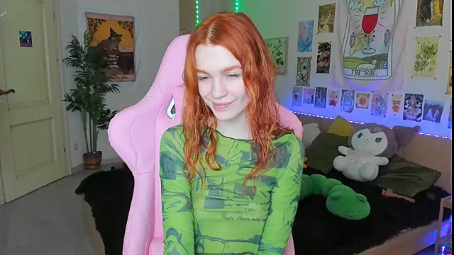 Snapshot of Sunny_Elly chatting on 03-17-25, 06:07 Sunny Elly online show from 03-17-25, 06:07