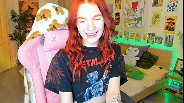 Snapshot of Sunny_Elly chatting on 01-14-25, 11:31 Sunny Elly online show from 01-14-25, 11:31