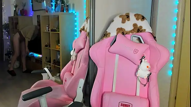 Snapshot of Sunny_Elly chatting on 10-12-25, 08:26 Sunny Elly online show from 10-12-25, 08:26