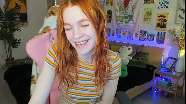 Snapshot of Sunny_Elly chatting on 03-21-25, 11:44 Sunny Elly online show from 03-21-25, 11:44