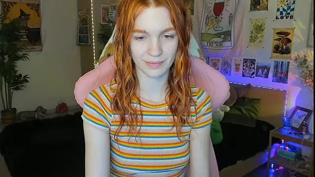 Snapshot of Sunny_Elly chatting on 03-21-25, 08:39 Sunny Elly online show from 03-21-25, 08:39