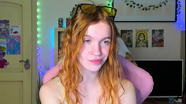 Snapshot of Sunny_Elly chatting on 10-10-25, 08:59 Sunny Elly online show from 10-10-25, 08:59