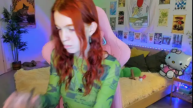 Snapshot of Sunny_Elly chatting on 02-14-25, 10:38 Sunny Elly online show from 02-14-25, 10:38