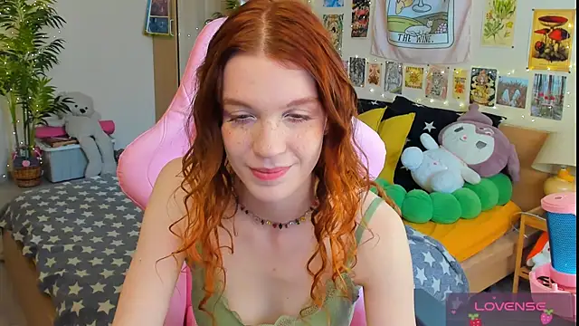 Snapshot of Sunny_Elly chatting on 05-18-26, 11:37 Sunny Elly online show from 05-18-26, 11:37