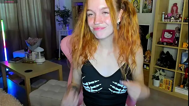 Snapshot of Sunny_Elly chatting on 09-25-25, 07:03 Sunny Elly online show from 09-25-25, 07:03