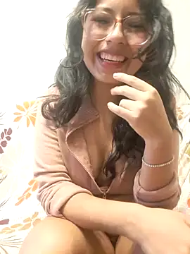 Snapshot of MishuColfer chatting on 01-07-25, 03:23 MishuColfer online show from 01-07-25, 03:23