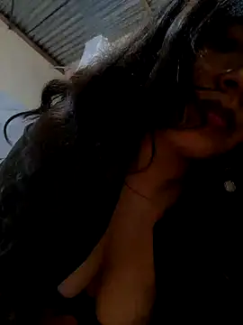 Snapshot of MishuColfer chatting on 10-29-25, 05:39 MishuColfer online show from 10-29-25, 05:39