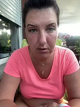 Snapshot of NatiLove35 chatting on 06-27-26, 05:57 NatiLove35 online show from 06-27-26, 05:57