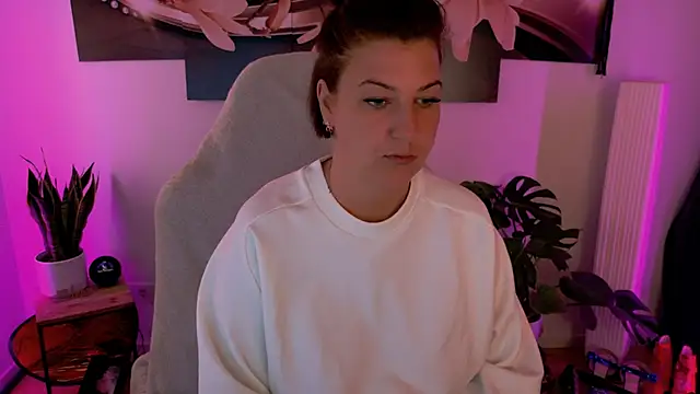 Snapshot of NatiLove35 chatting on 04-25-26, 05:54 NatiLove35 online show from 04-25-26, 05:54