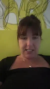 Snapshot of NatiLove35 chatting on 06-06-26, 05:45 NatiLove35 online show from 06-06-26, 05:45