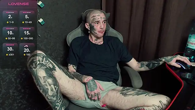 Snapshot of lonelycrystal chatting on 10-06-25, 03:02 lonelycrystal online show from 10-06-25, 03:02