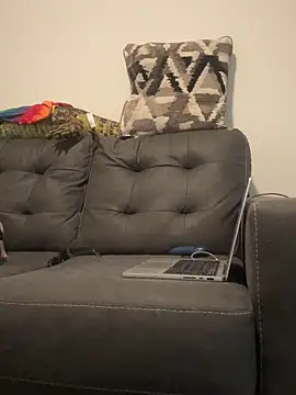 RavenRayyy online show from 11-30-25, 10:05