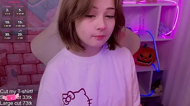 Mary uw online show from 10-15-25, 04:44