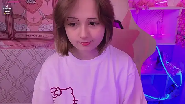 Mary uw online show from 10-09-25, 03:18