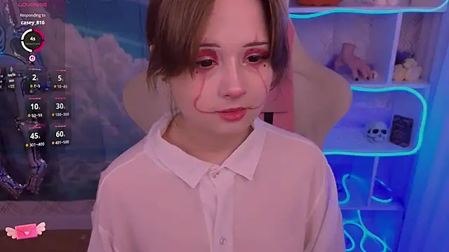 Mary uw online show from 10-31-25, 03:14