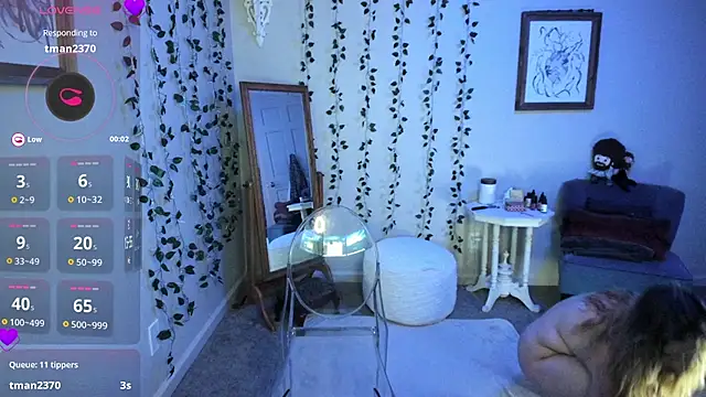 Peaches N Kreme online show from 03-30-26, 04:14