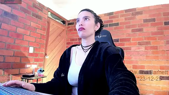 paulinabarnett- online show from 12-23-25, 08:57