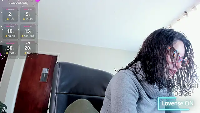 Snapshot of paulinabarnett- chatting on 05-10-26, 03:47 paulinabarnett- online show from 05-10-26, 03:47