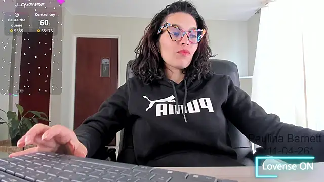 paulinabarnett- online show from 04-11-26, 04:10