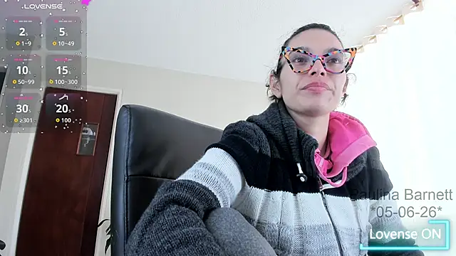Snapshot of paulinabarnett- chatting on 06-05-26, 04:45 paulinabarnett- online show from 06-05-26, 04:45