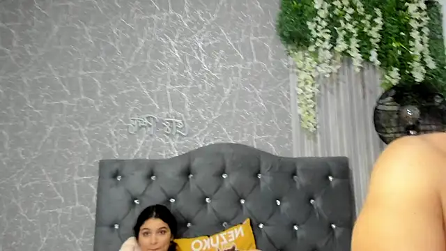 Snapshot of JustiinJazmin chatting on 02-15-25, 08:12 JustiinJazmin online show from 02-15-25, 08:12