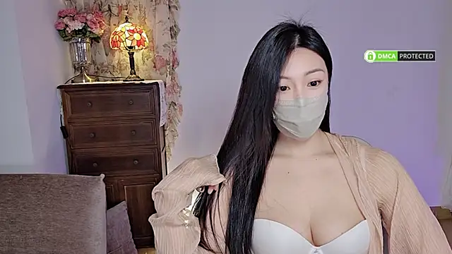 Snapshot of L-Moonlight chatting on 12-27-24, 05:59 L-Moonlight online show from 12-27-24, 05:59