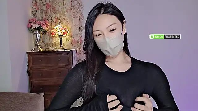 Snapshot of L-Moonlight chatting on 12-11-24, 12:44 L-Moonlight online show from 12-11-24, 12:44