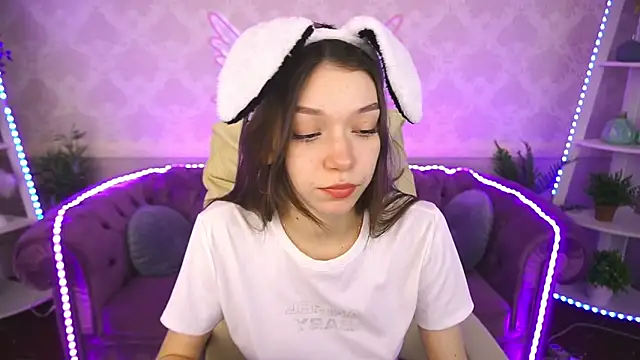 Snapshot of Cherry_Wipe chatting on 02-10-25, 01:44 Cherry Wipe online show from 02-10-25, 01:44