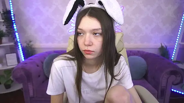 Snapshot of Cherry_Wipe chatting on 02-25-25, 01:43 Cherry Wipe online show from 02-25-25, 01:43